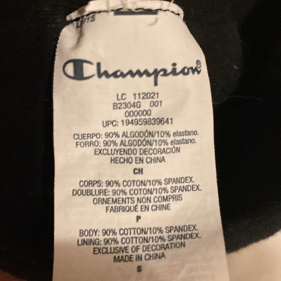 Champion sports bra and running shorts - Picture 4 of 9